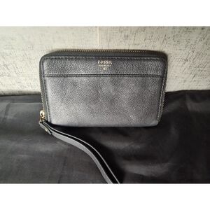 Fossil Black Leather Zipper Wallet